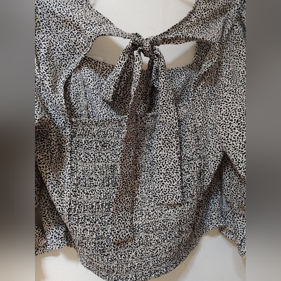 4/$20 NWT open back crop top - Picture 3 of 5